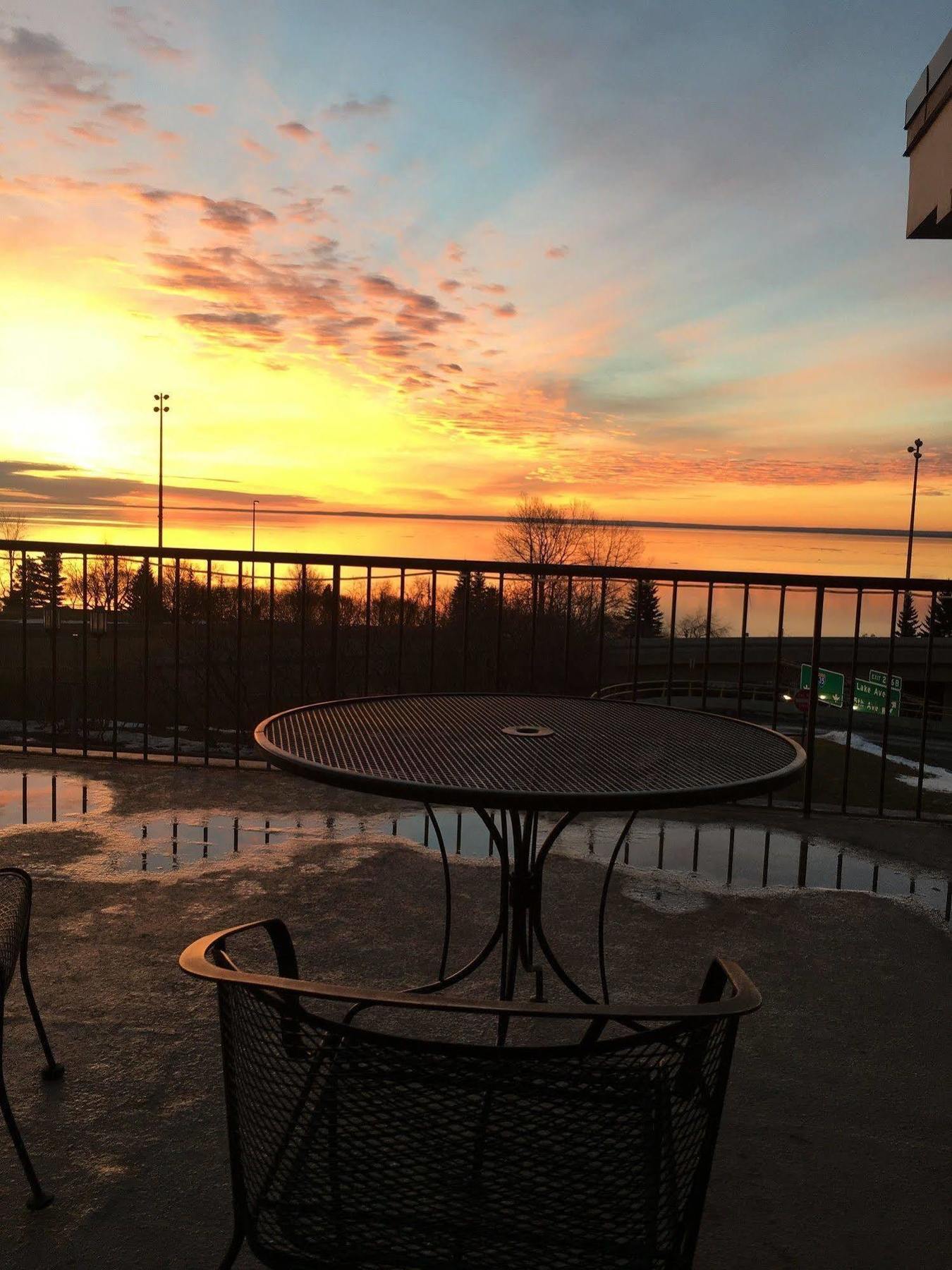 Voyageur Lakewalk Inn Duluth Eksteriør billede
